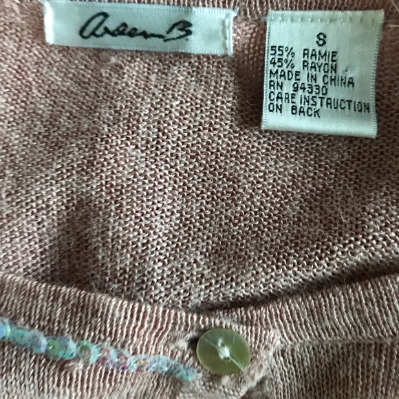 Arden B , size S , women long sleeves sweater, down button , move -Pink color - Picture 7 of 10